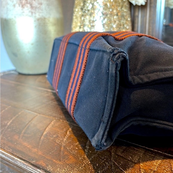 Hermes Toile Fourre-Tout PM. In good used condition. Distress look. - Picture 5 of 11